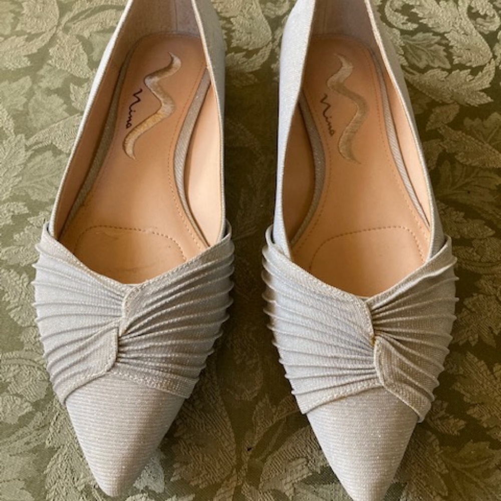 NINA  Flats  NWOT